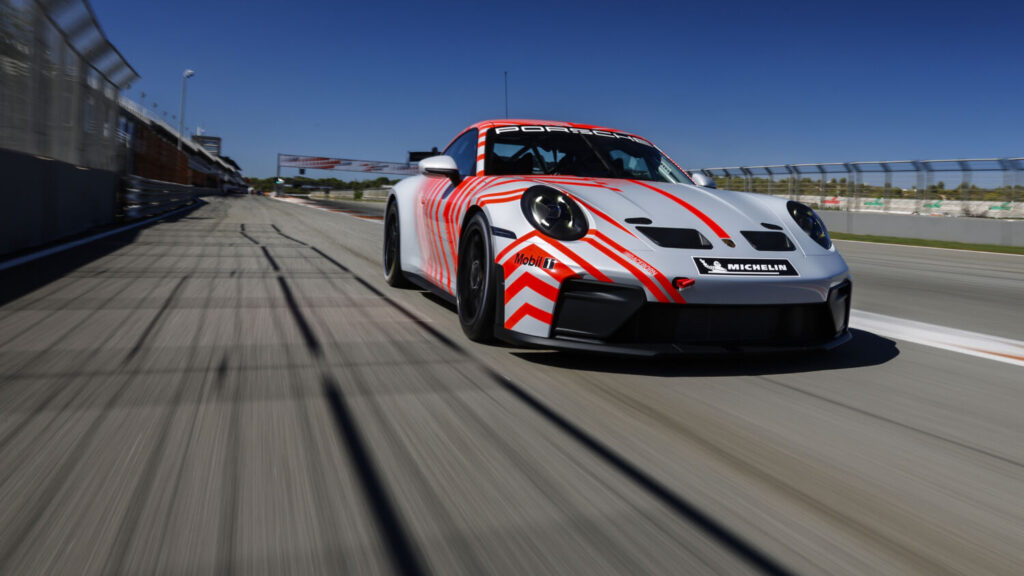 Gama Porsche 911 de competición: del circuito a la carretera como si nada 24 Motor16 Gama Porsche GT 20 Motor16