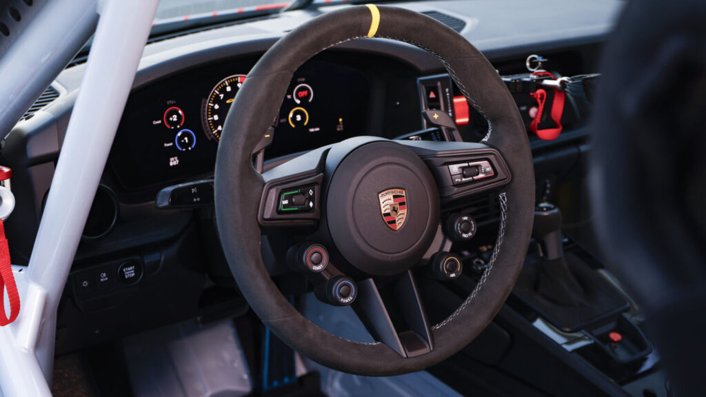 Gama Porsche 911 de competición: del circuito a la carretera como si nada 26 Motor16 Gama Porsche GT 22 Motor16