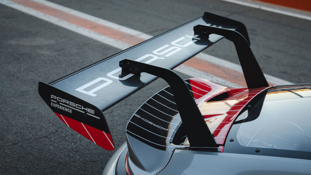 Gama Porsche 911 de competición: del circuito a la carretera como si nada 3 Motor16 Gama Porsche GT 28 Motor16
