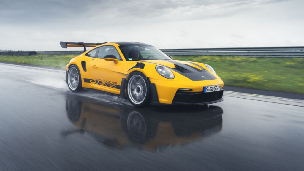 Gama Porsche 911 de competición: del circuito a la carretera como si nada 2 Motor16 Gama Porsche GT 9 Motor16