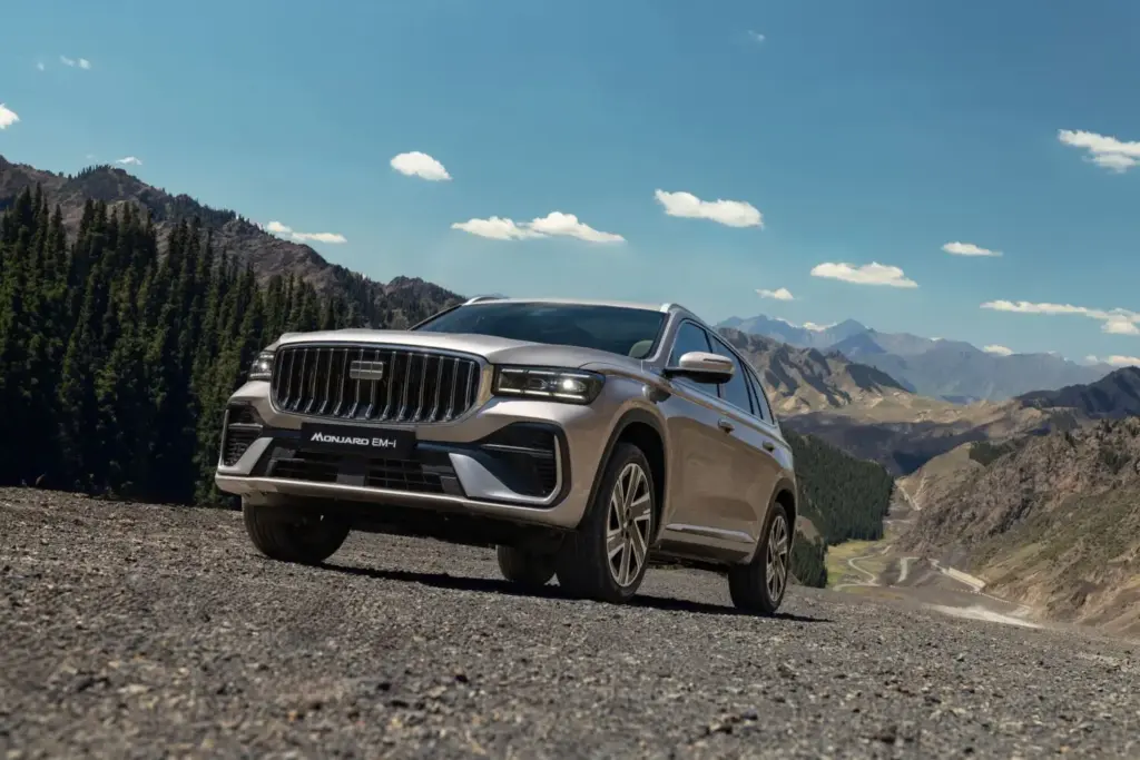Geely Monjaro EM-i: el nuevo D-SUV con 334 CV y 116 kilómetros de autonomía eléctrica 16 Motor16 Geely Monjaro EM i 31 Motor16