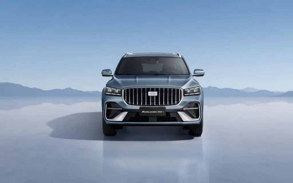 Geely Monjaro EM-i: el nuevo D-SUV con 334 CV y 116 kilómetros de autonomía eléctrica 25 Motor16 Geely Monjaro EM i 44 Motor16