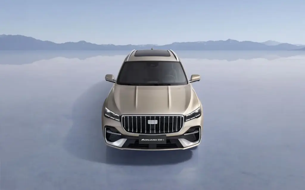 Geely Monjaro EM-i: el nuevo D-SUV con 334 CV y 116 kilómetros de autonomía eléctrica 31 Motor16 Geely Monjaro EM i 52 Motor16