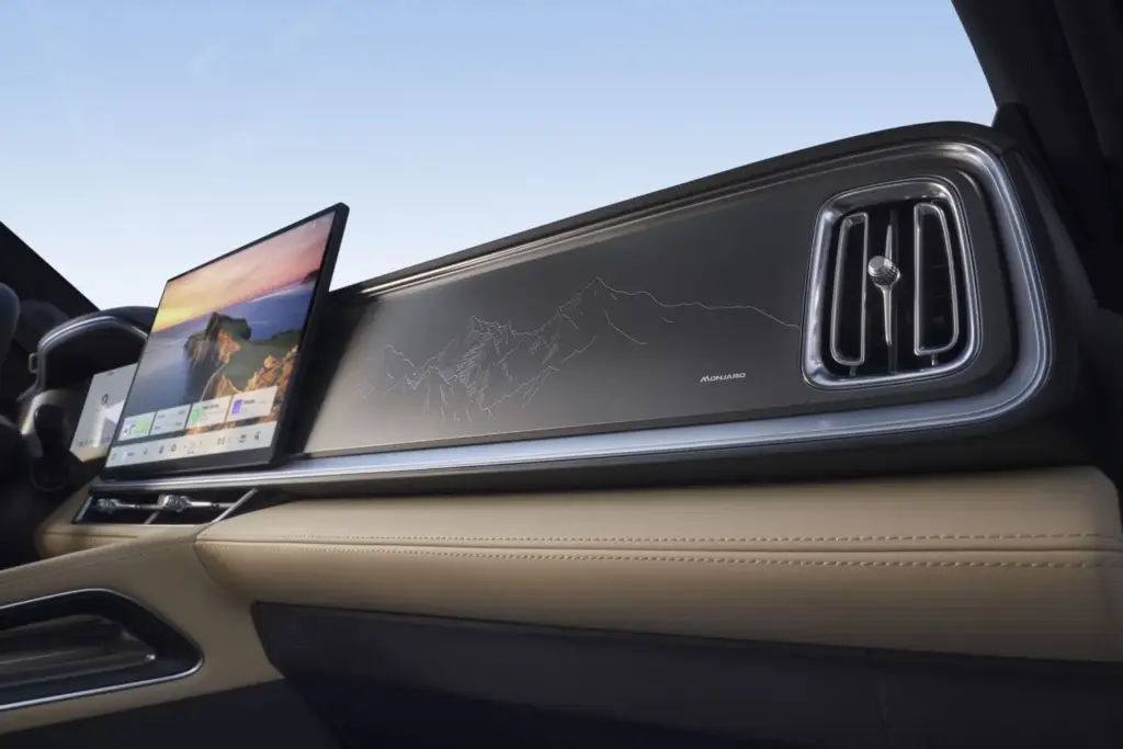 Geely Monjaro EM-i: el nuevo D-SUV con 334 CV y 116 kilómetros de autonomía eléctrica 46 Motor16 Geely Monjaro EM i Interior 10 Motor16