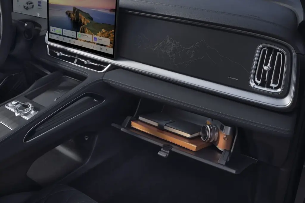 Geely Monjaro EM-i: el nuevo D-SUV con 334 CV y 116 kilómetros de autonomía eléctrica 47 Motor16 Geely Monjaro EM i Interior 11 Motor16