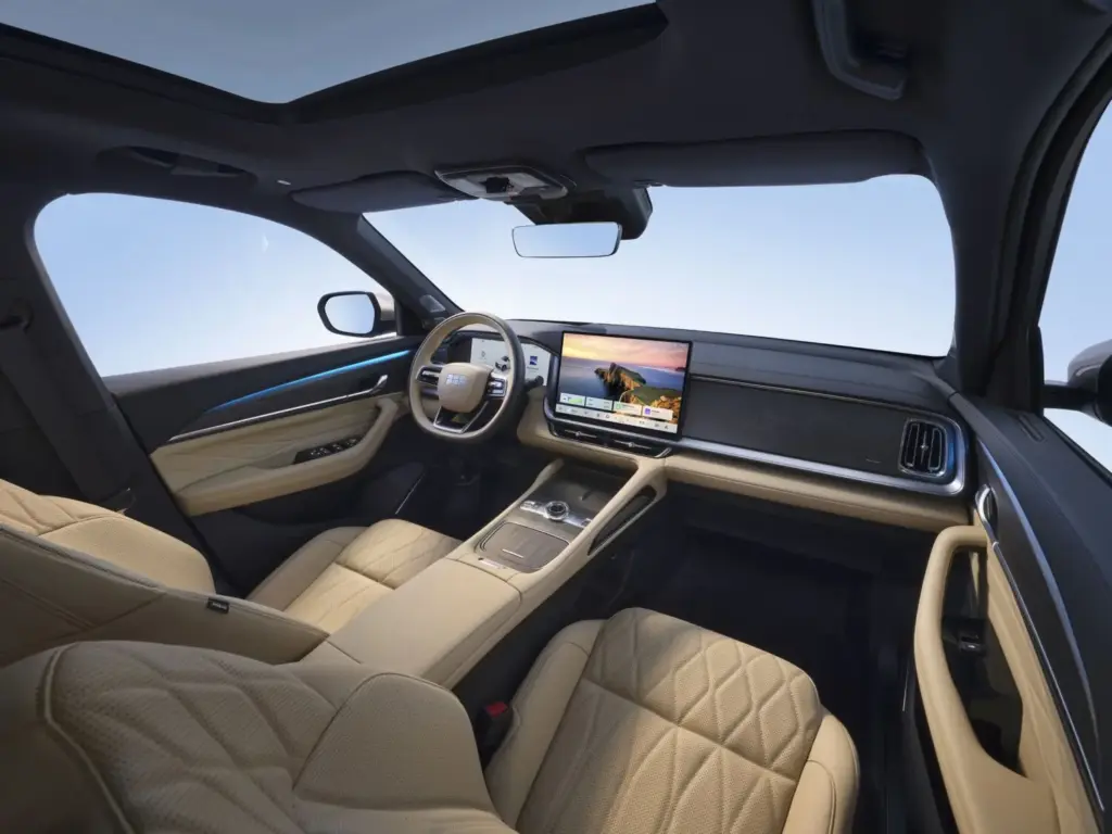Geely Monjaro EM-i: el nuevo D-SUV con 334 CV y 116 kilómetros de autonomía eléctrica 4 Motor16 Geely Monjaro EM i Interior 13 Motor16