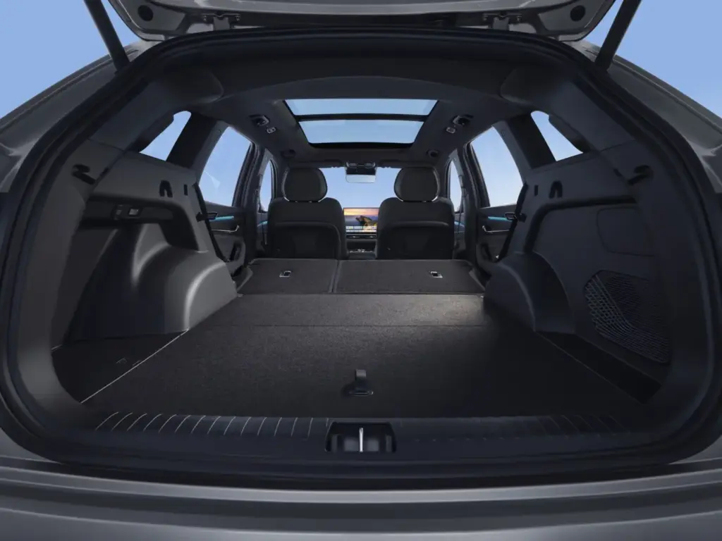 Geely Monjaro EM-i: el nuevo D-SUV con 334 CV y 116 kilómetros de autonomía eléctrica 50 Motor16 Geely Monjaro EM i Interior 14 Motor16