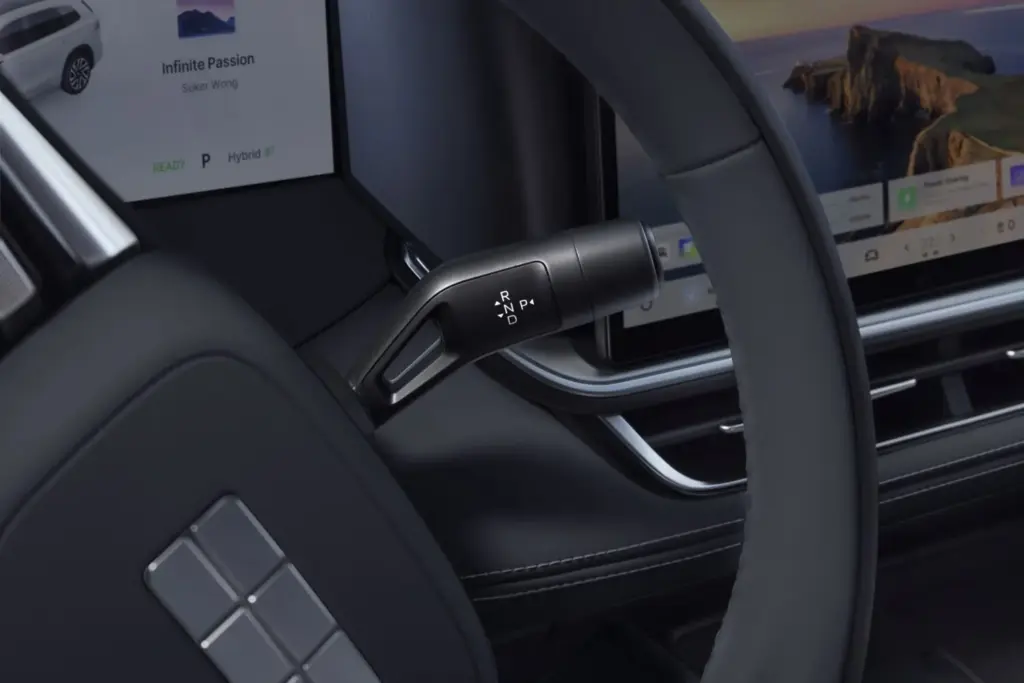 Geely Monjaro EM-i: el nuevo D-SUV con 334 CV y 116 kilómetros de autonomía eléctrica 60 Motor16 Geely Monjaro EM i Interior 24 Motor16
