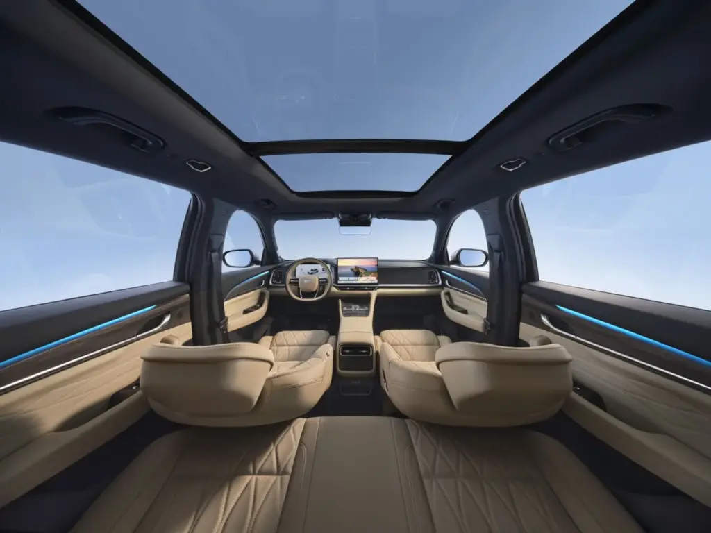 Geely Monjaro EM-i: el nuevo D-SUV con 334 CV y 116 kilómetros de autonomía eléctrica 43 Motor16 Geely Monjaro EM i Interior 7 Motor16