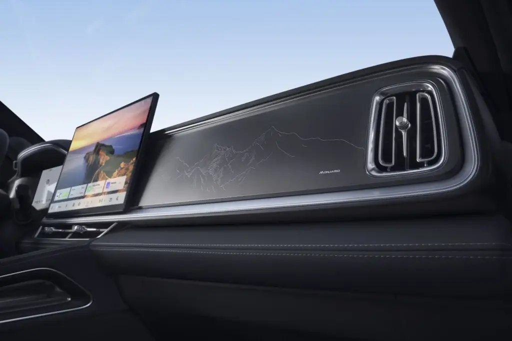 Geely Monjaro EM-i: el nuevo D-SUV con 334 CV y 116 kilómetros de autonomía eléctrica 45 Motor16 Geely Monjaro EM i Interior 9 Motor16