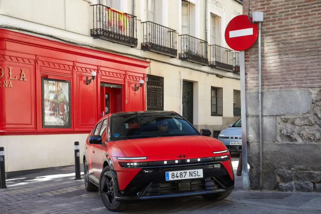 Probamos el Hyundai Ioniq 3, sabiduría eléctrica en formato compacto 8 Motor16 HYUNDAI IONIQ 3 3 Motor16