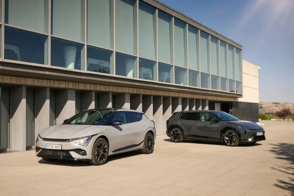 Probamos la gama eléctrica de Kia. Tienes hasta 400 combinaciones para elegir 25 Motor16 Kia gama electrica 11 Motor16