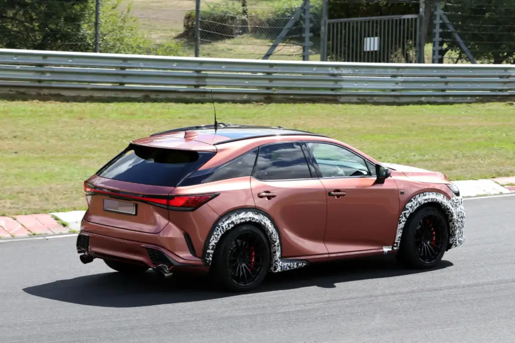 El Lexus RX Morizo RR se deja ver en movimiento por primera vez 14 Motor16 Lexus RX Morizo RR 2028 Nurburgring espia 11 Motor16