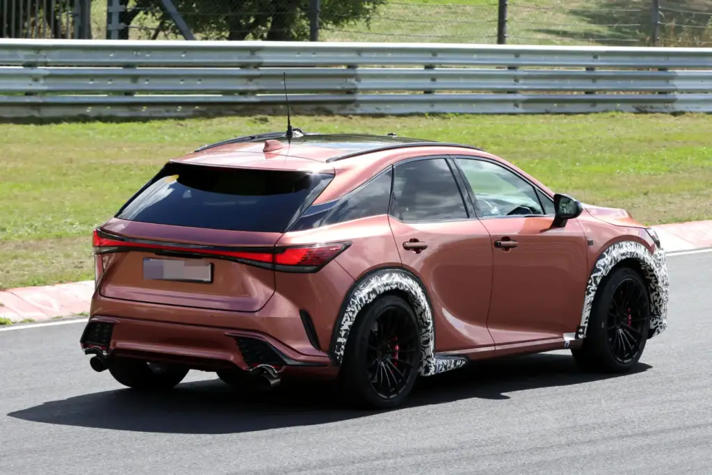 El Lexus RX Morizo RR se deja ver en movimiento por primera vez 15 Motor16 Lexus RX Morizo RR 2028 Nurburgring espia 12 Motor16