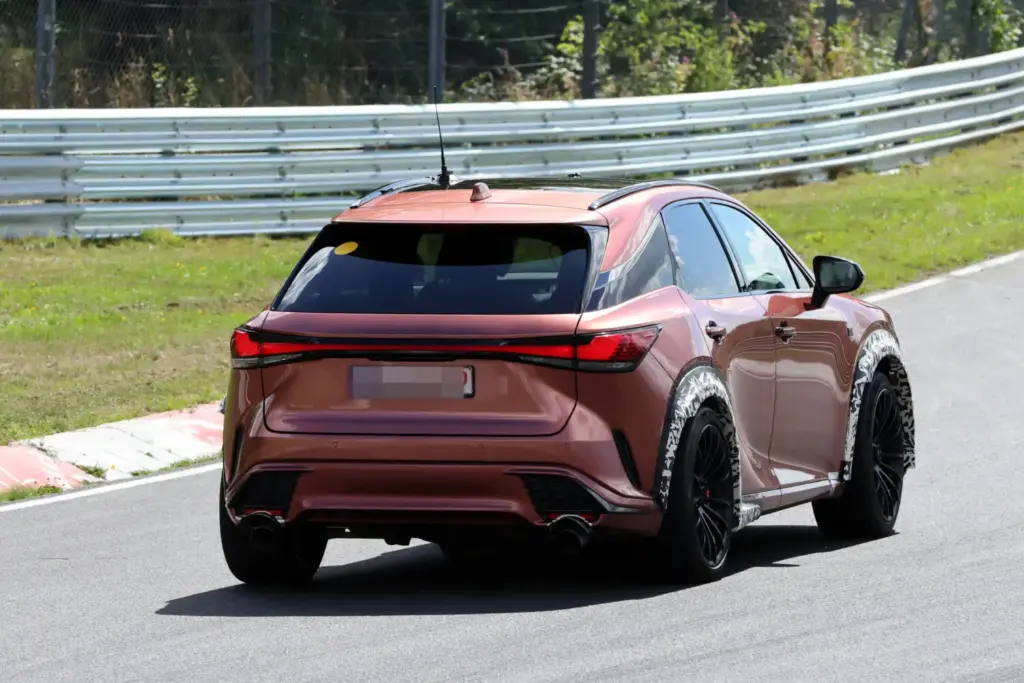El Lexus RX Morizo RR se deja ver en movimiento por primera vez 17 Motor16 Lexus RX Morizo RR 2028 Nurburgring espia 14 Motor16