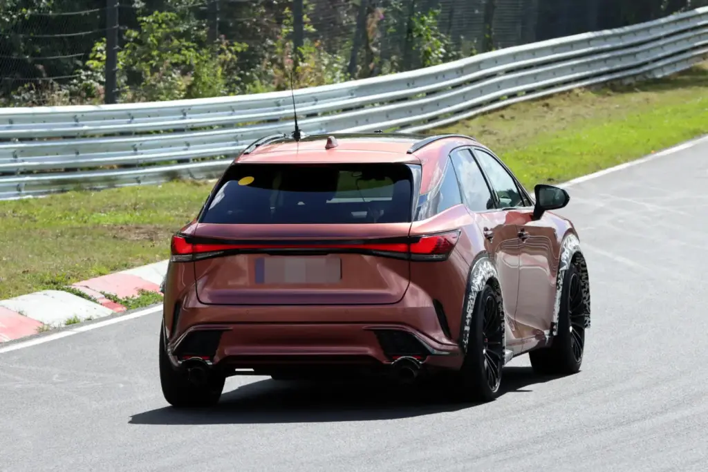 El Lexus RX Morizo RR se deja ver en movimiento por primera vez 18 Motor16 Lexus RX Morizo RR 2028 Nurburgring espia 15 Motor16