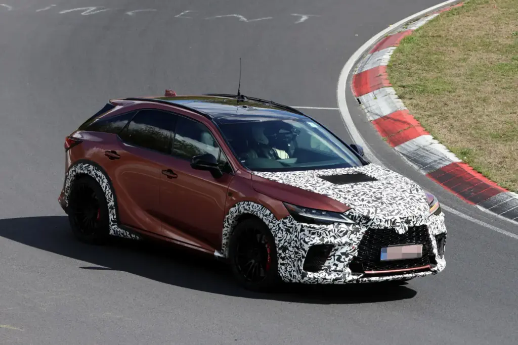 El Lexus RX Morizo RR se deja ver en movimiento por primera vez 7 Motor16 Lexus RX Morizo RR 2028 Nurburgring espia 4 Motor16