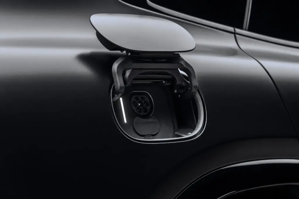 Mercedes-AMG se lanza al mundo SUV con el nuevo GT: eléctrico y hasta 1.169 caballos 31 Motor16 MERCEDES AMG GT SUV 26 Motor16