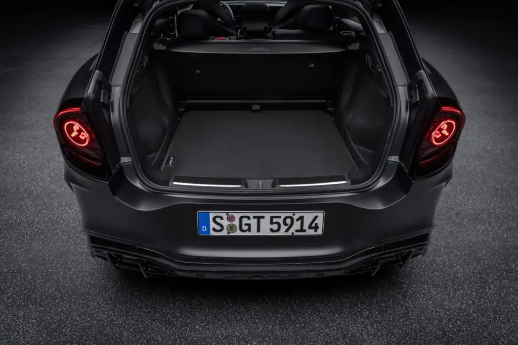 Mercedes-AMG se lanza al mundo SUV con el nuevo GT: eléctrico y hasta 1.169 caballos 33 Motor16 MERCEDES AMG GT SUV 28 Motor16