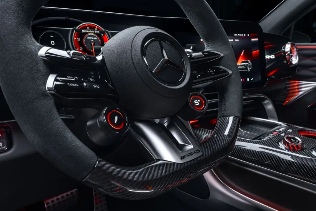 Mercedes-AMG se lanza al mundo SUV con el nuevo GT: eléctrico y hasta 1.169 caballos 38 Motor16 MERCEDES AMG GT SUV 33 Motor16