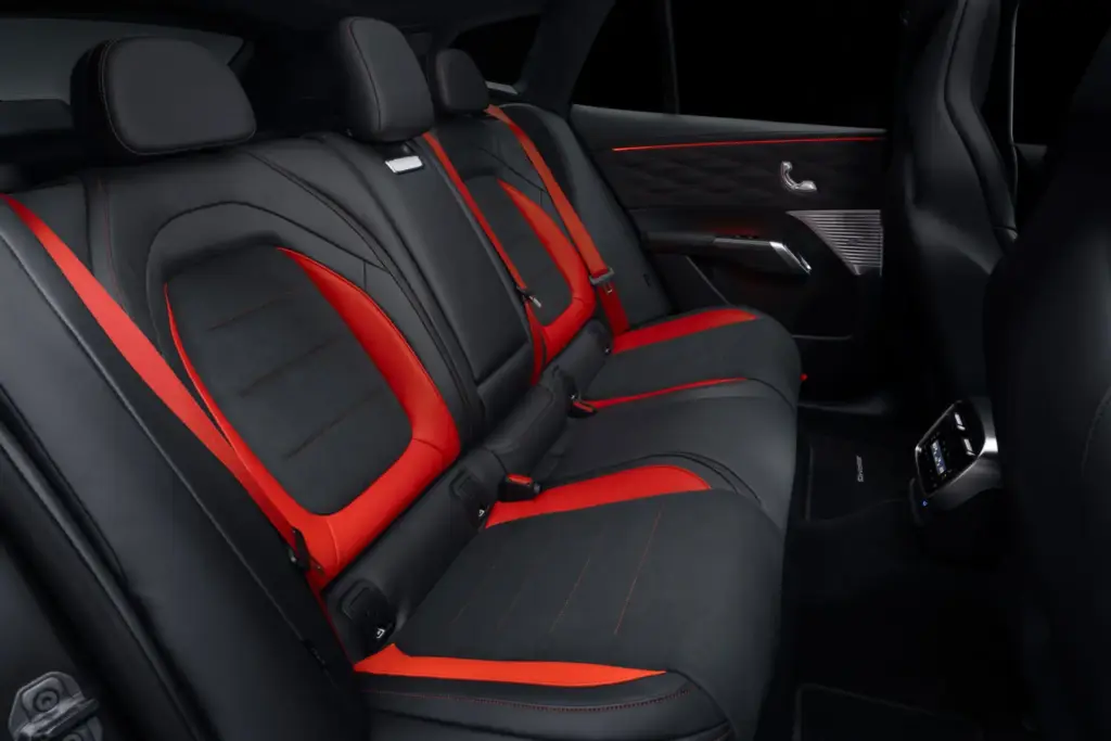 Mercedes-AMG se lanza al mundo SUV con el nuevo GT: eléctrico y hasta 1.169 caballos 42 Motor16 MERCEDES AMG GT SUV 37 Motor16