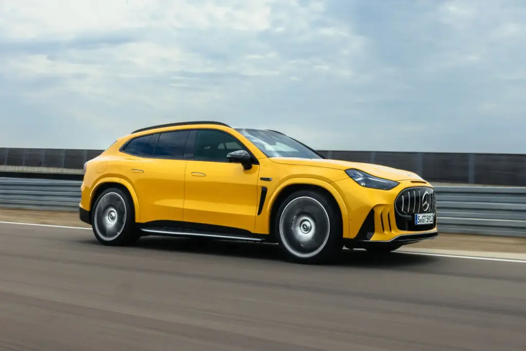 Mercedes-AMG se lanza al mundo SUV con el nuevo GT: eléctrico y hasta 1.169 caballos 9 Motor16 MERCEDES AMG GT SUV 4 Motor16