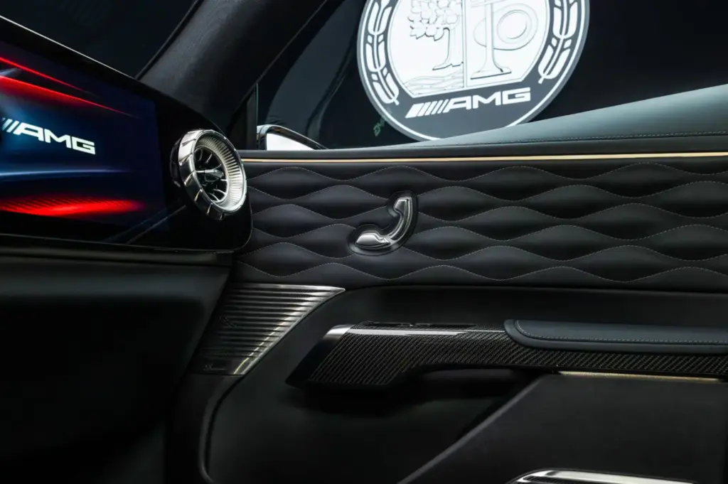 Mercedes-AMG se lanza al mundo SUV con el nuevo GT: eléctrico y hasta 1.169 caballos 63 Motor16 MERCEDES AMG GT SUV 58 Motor16