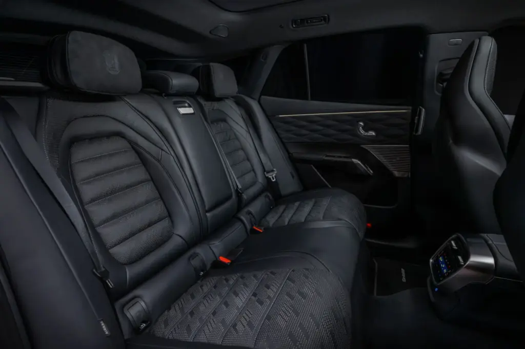 Mercedes-AMG se lanza al mundo SUV con el nuevo GT: eléctrico y hasta 1.169 caballos 64 Motor16 MERCEDES AMG GT SUV 59 Motor16