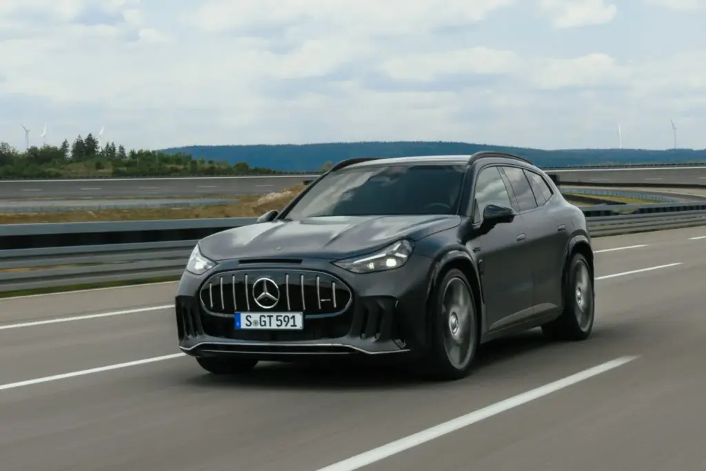 Mercedes-AMG se lanza al mundo SUV con el nuevo GT: eléctrico y hasta 1.169 caballos 75 Motor16 MERCEDES AMG GT SUV 70 Motor16