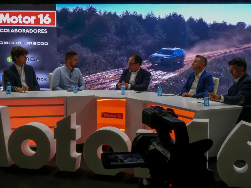 Foro Motor16: el renting, catalizador de la electrificación y la digitalización de las flotas en España 12 Motor16 MESA 2 Motor16
