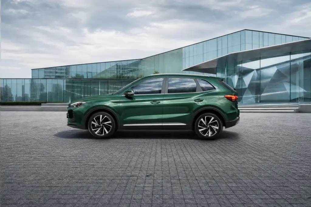 El MG ZS se actualiza con evidentes mejoras y a un precio imbatible 9 Motor16 MG ZS 2026 5 Motor16