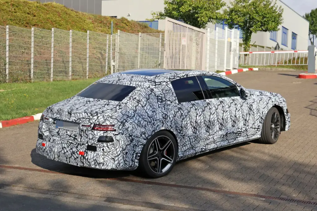 El Mercedes-AMG Clase E eléctrico ya rueda en Nürburgring 16 Motor16 Mercedes AMG Clase E 2028 espia Nurburgring 14 Motor16