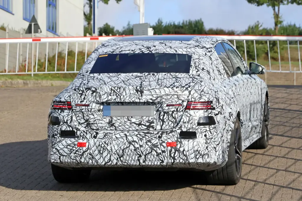 El Mercedes-AMG Clase E eléctrico ya rueda en Nürburgring 21 Motor16 Mercedes AMG Clase E 2028 espia Nurburgring 19 Motor16
