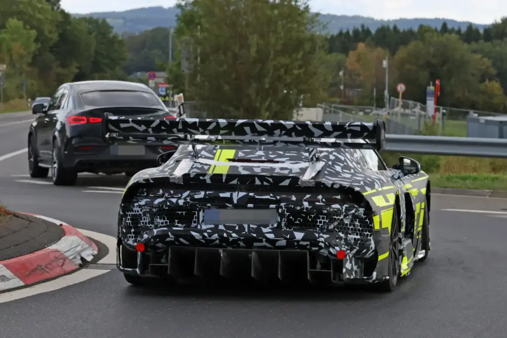 'Cazado' el Mercedes-AMG GT Black Series: Aún más impresionante 15 Motor16 Mercedes AMG GT Black Series 2028 espia 13 Motor16