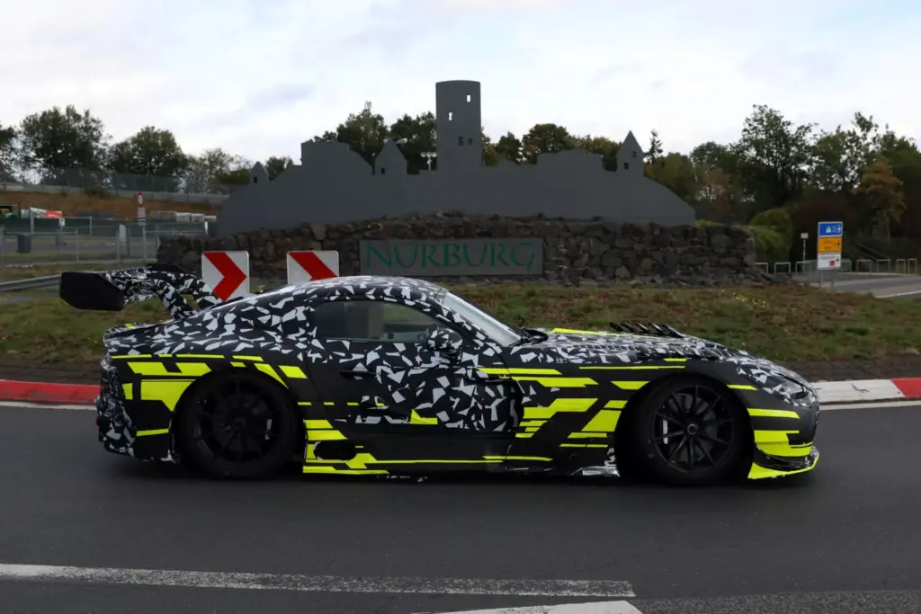 'Cazado' el Mercedes-AMG GT Black Series: Aún más impresionante 1 Motor16 Mercedes-AMG GT Black Series 2028 espia (8)