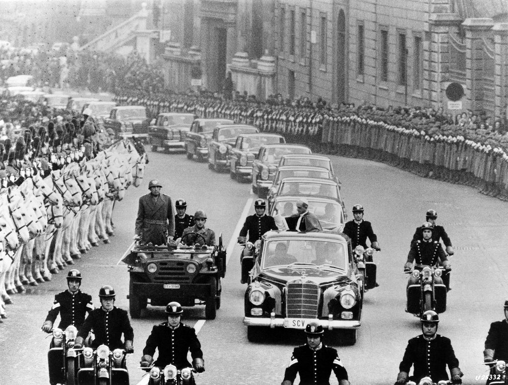 Mercedes Benz 300 d Pullman Landaulet W 189 vaticano Motor16