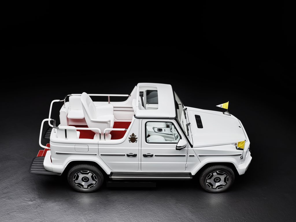 Mercedes Benz G 580 W 463 Papamovil 2024 1 Motor16