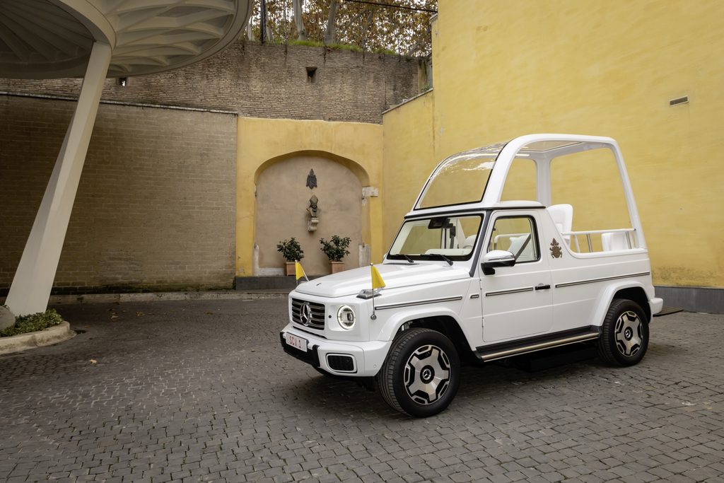Mercedes-Benz G 580 (W 463) “Papamóvil”, 2024.