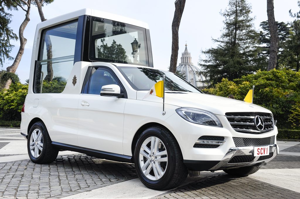 Mercedes-Benz ML 500 (W 166) “Papamóvil” 