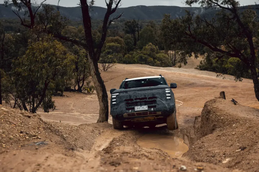 Nueva Nissan Navara Pro PHEV con 407 CV, de momento para Oceanía 15 Motor16 Nissan Navara Pro Hibrida Enchufable 25 Motor16