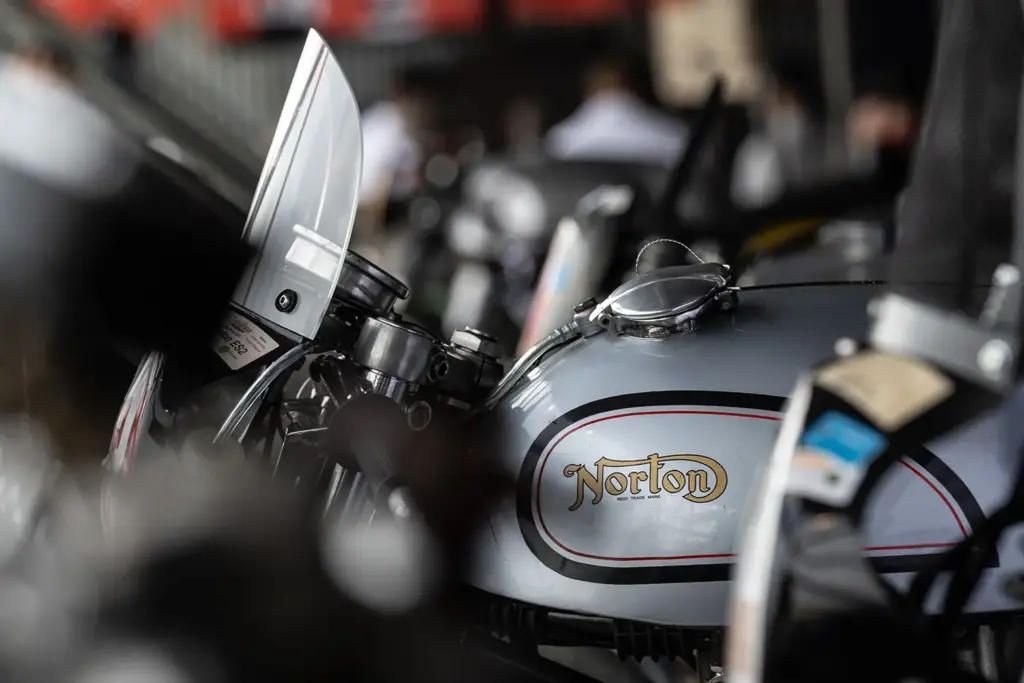 Norton revive su legado de competición con una Manx 30M en Goodwood 18 Motor16 Norton Revival 18 Motor16