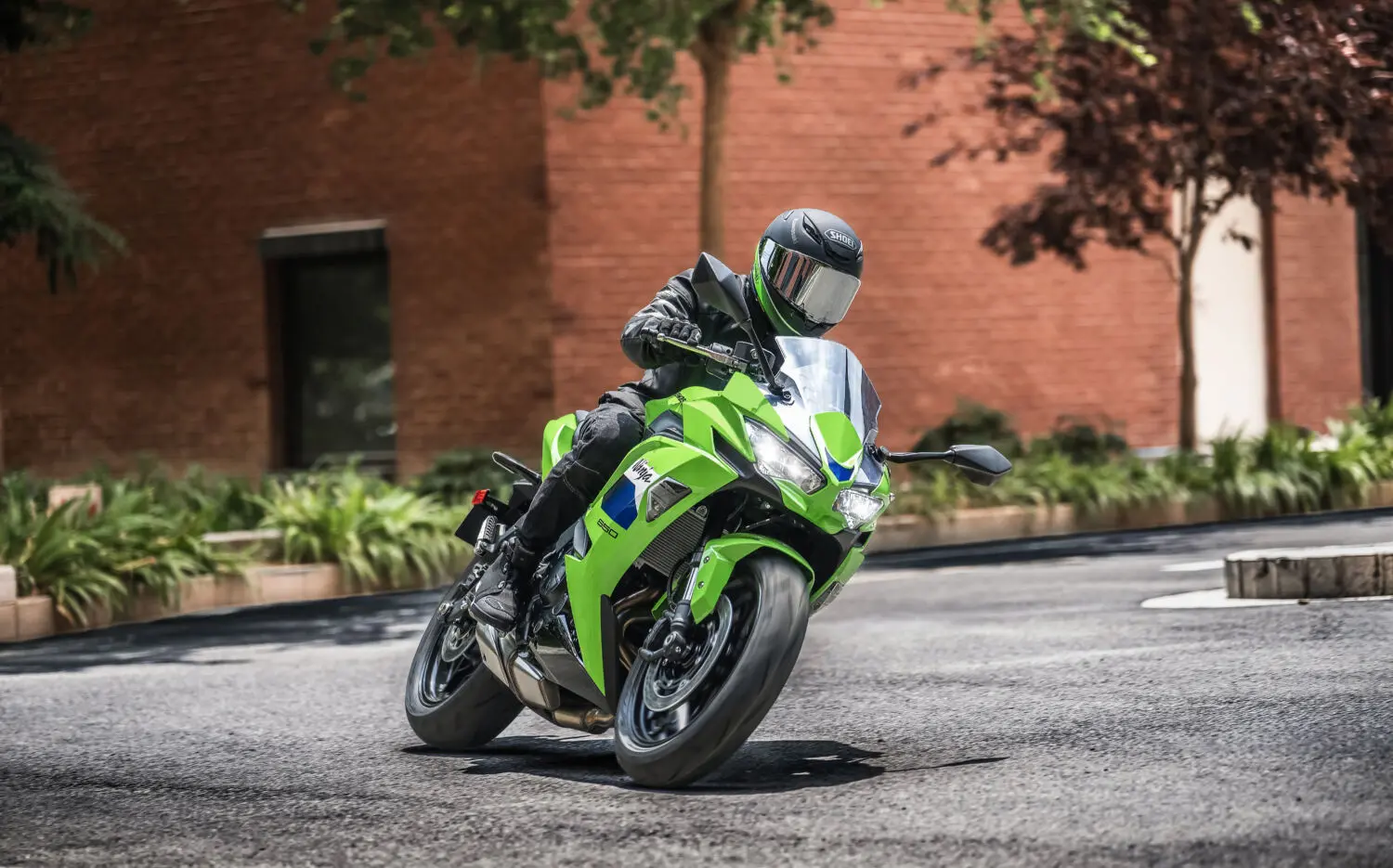 Kawasaki Ninja 650 2027: más deportiva y precisa sin perder su carácter accesible