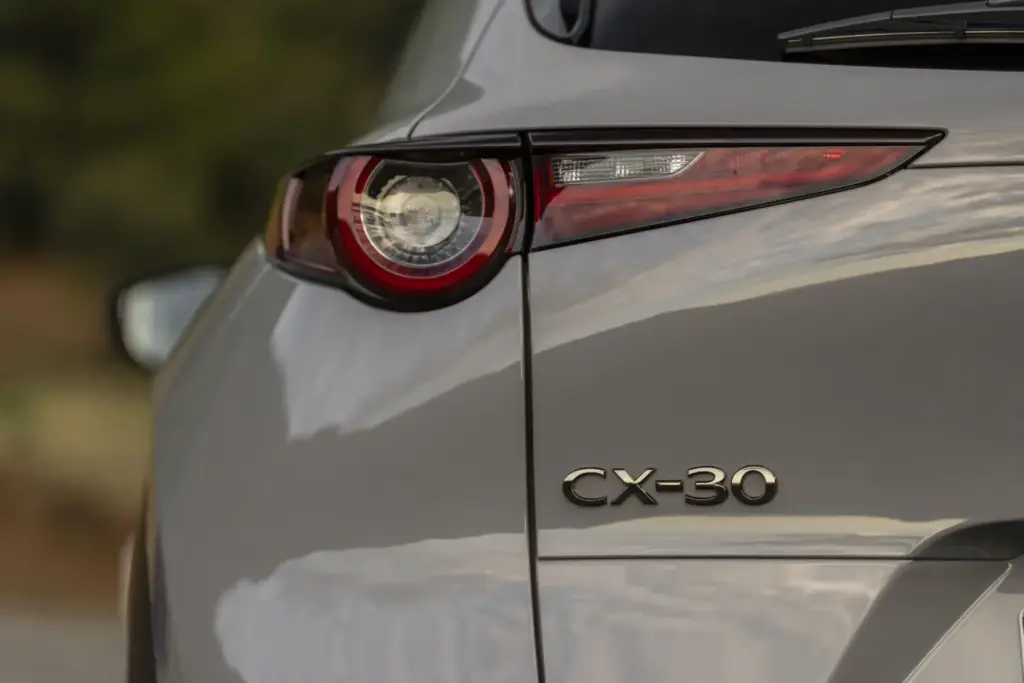 Mazda CX-30 2027: más versiones, nuevos acabados y tecnología de seguridad mejorada 16 Motor16 Nuevo Mazda CX 30 2027 13 Motor16