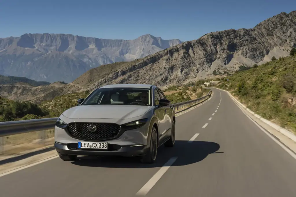 Mazda CX-30 2027: más versiones, nuevos acabados y tecnología de seguridad mejorada 5 Motor16 Nuevo Mazda CX 30 2027 2 Motor16