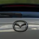 Mazda devuelve a Japón la fabricación de mazos de cables y los rediseña para que los monten robots