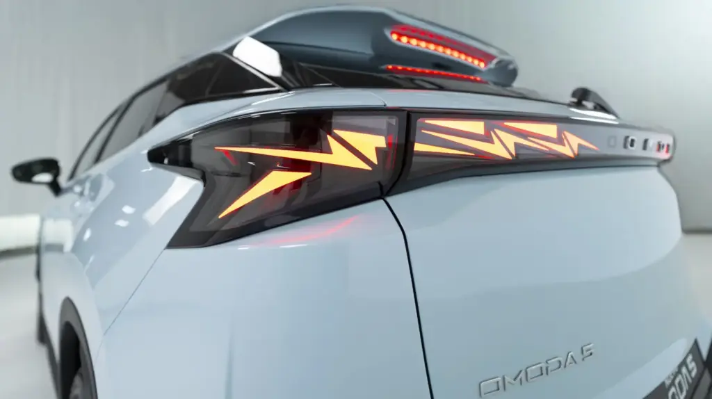 Nuevo OMODA 5 EV Exterior 8 Motor16