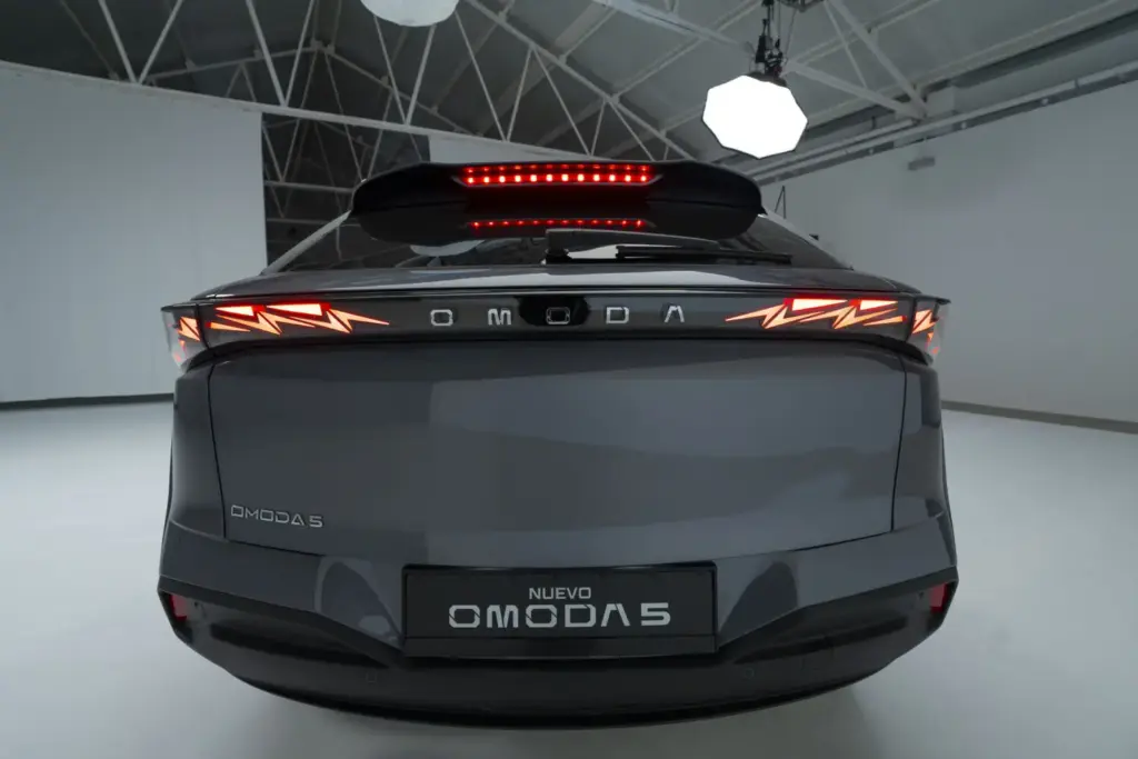 Nuevo OMODA 5 SHS hibrido Exterior 15 Motor16