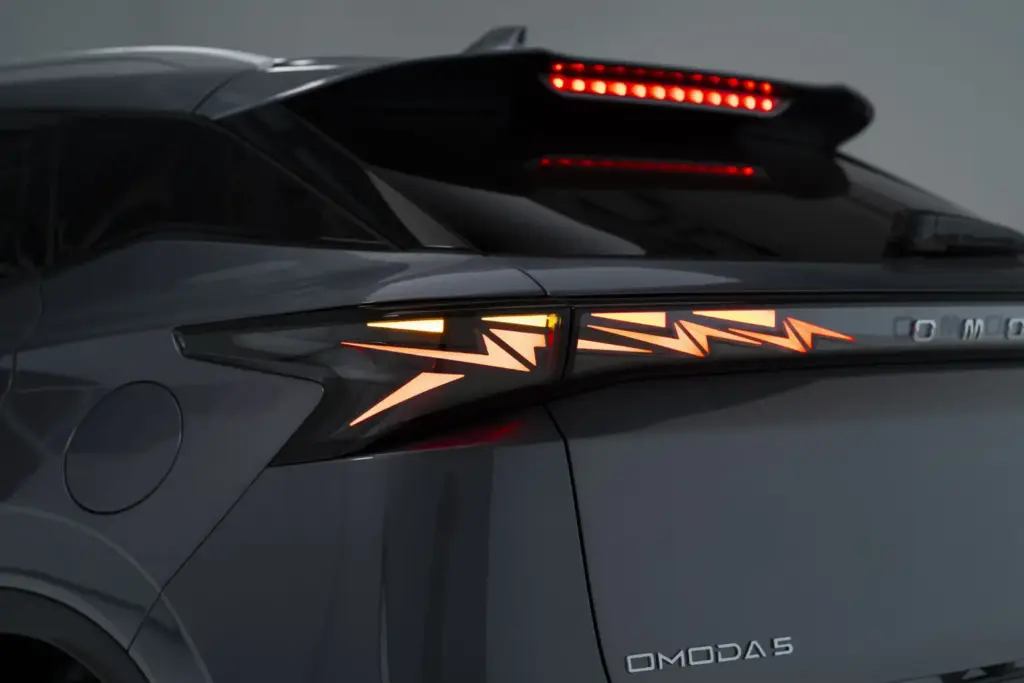 Nuevo OMODA 5 SHS hibrido Exterior 7 Motor16