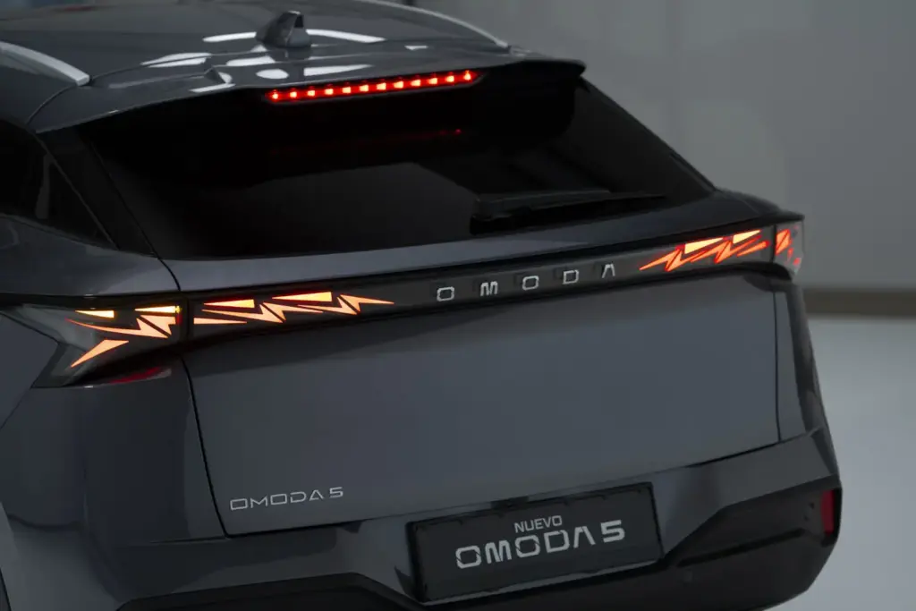 Nuevo OMODA 5 SHS hibrido Exterior 8 Motor16