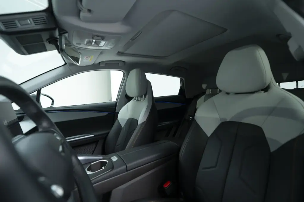 Nuevo OMODA 5 Interior 37 Motor16